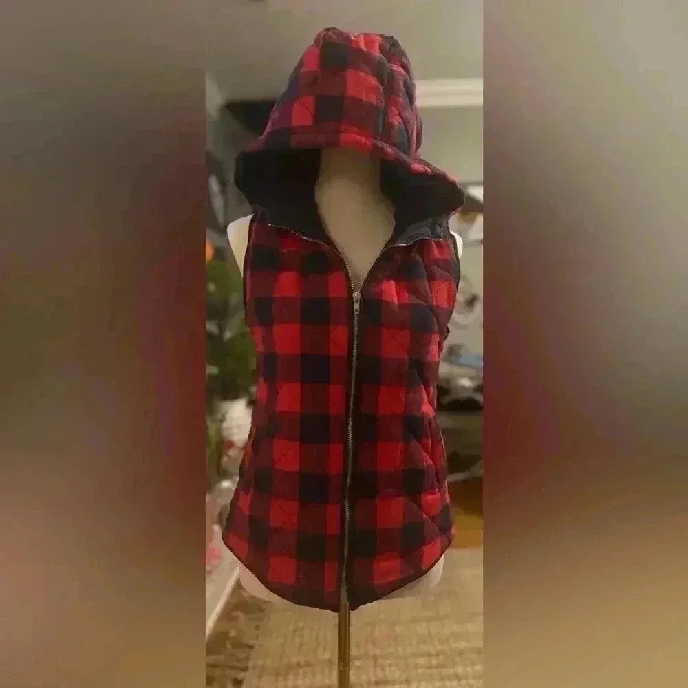 Tea n Rose Plaid Hooded Vest - Red and Black Small